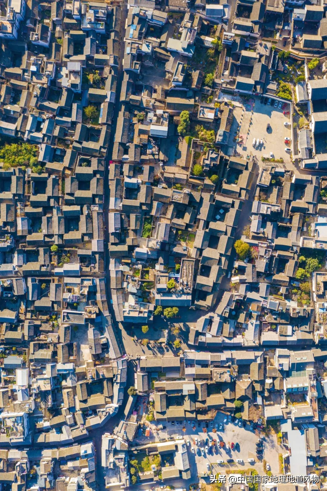 云南有个地方比大理丽江更出名,昆明风景为什么没有大理和丽江好