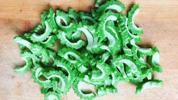 哪个季节容易吃辣椒上火,春季上火不包含哪个原因