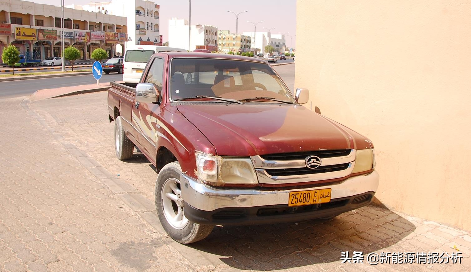 闃挎浖鏃ヨ,闃挎浖琛楀ご闅忔媿