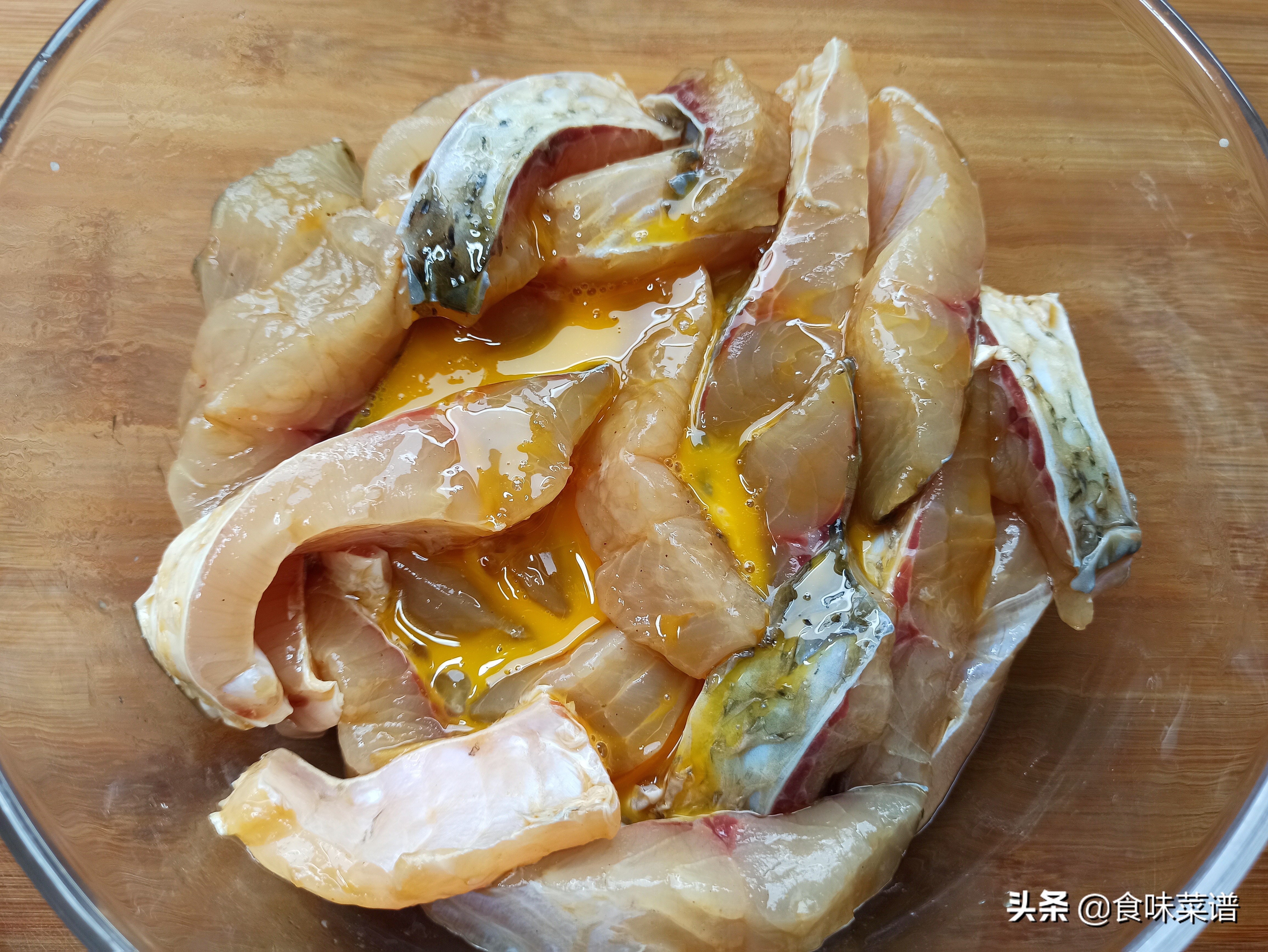 炸鱼块怎么才酥脆好吃,鱼块怎么腌制才会感觉没有腥味