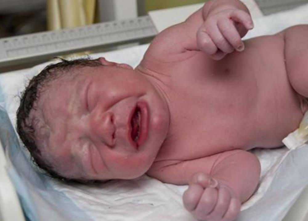 2岁宝宝夜间只睡8小时,2岁半宝宝晚上不睡三招解决