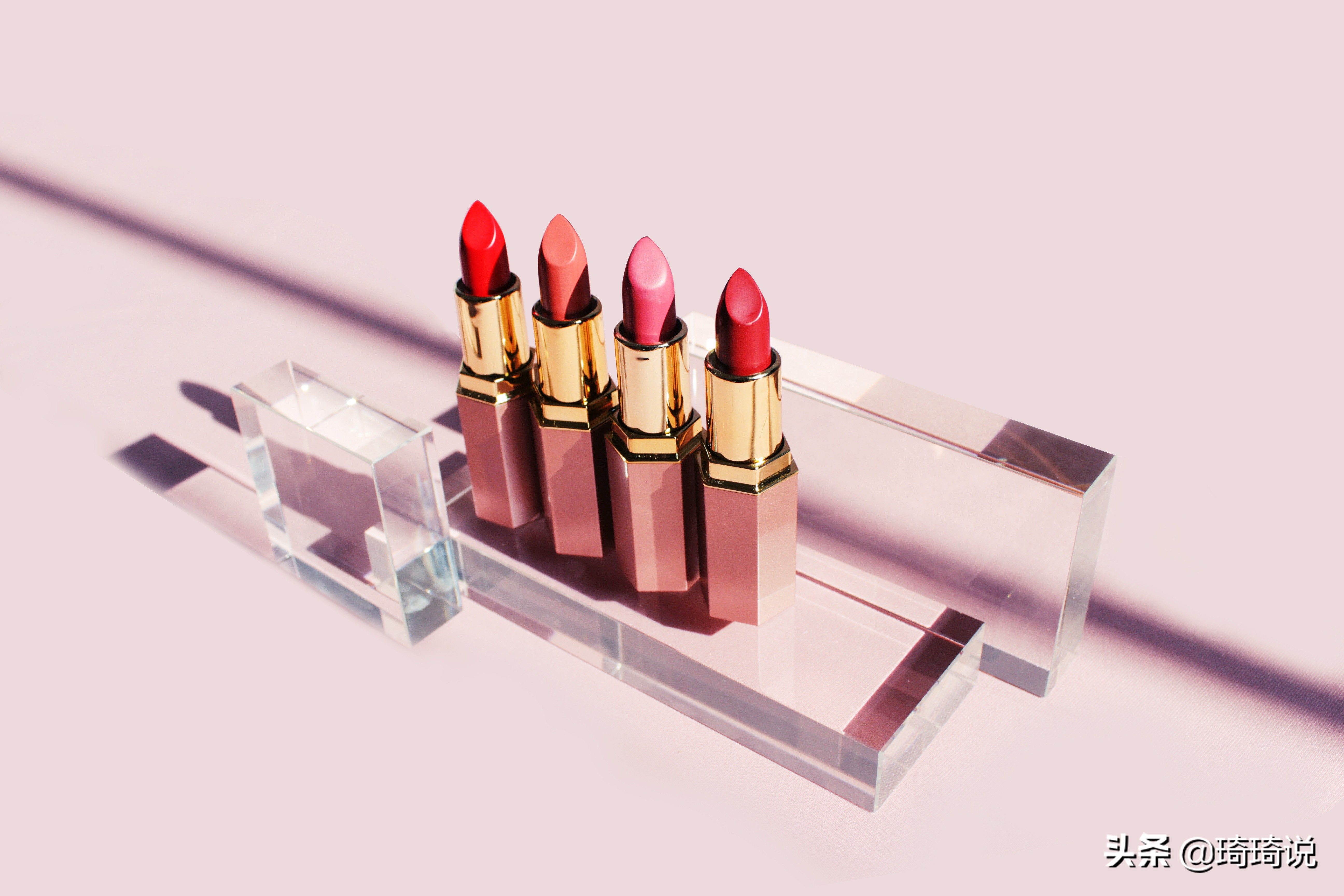 不掉色保湿滋润防水持久显白口红,秋冬显白气质大牌口红