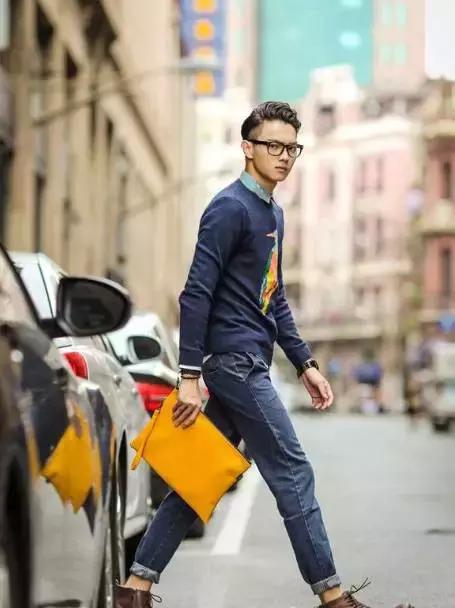 男士包搭配什么衣服好看,男士包包和服装搭配