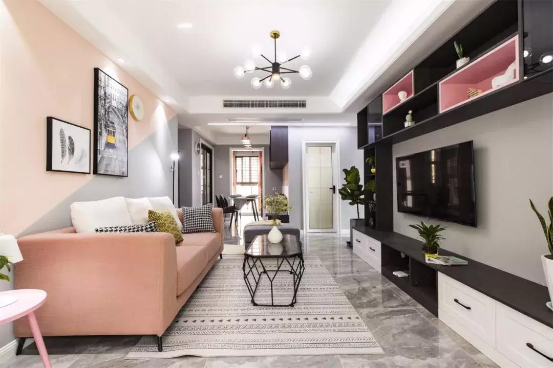 房子装修花再多钱,客厅还是沙发+茶几+电视柜,这样装修好看实用