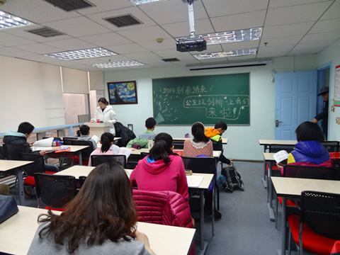 成绩好的孩子初三要不要上辅导班,初中成绩差的孩子要报辅导班吗