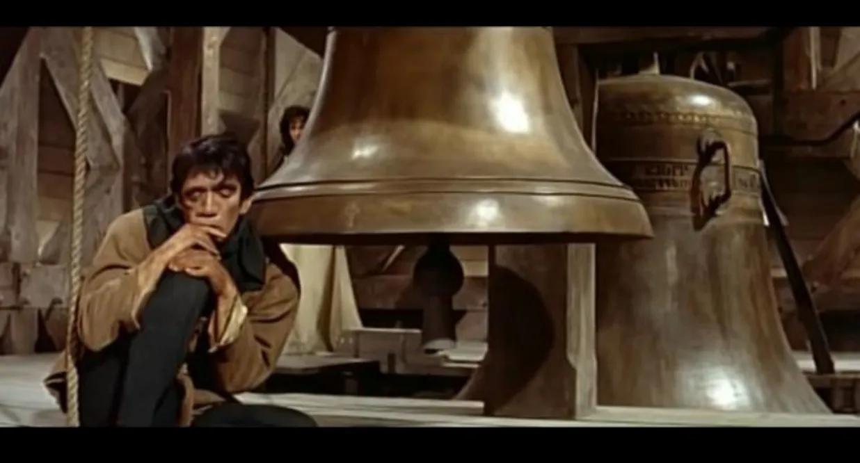 《巴黎圣母院》这是黄昏的太阳，我们却把它当成了黎明的曙光