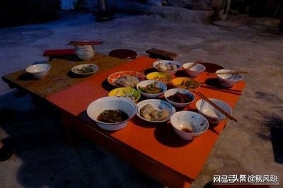 小时候看到别人吃东西我也好想吃,小时候羡慕邻居吃肉