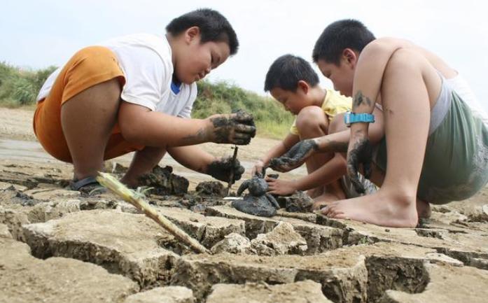 父母和孩子产生误解或代沟的原因,为什么总是被家长误解