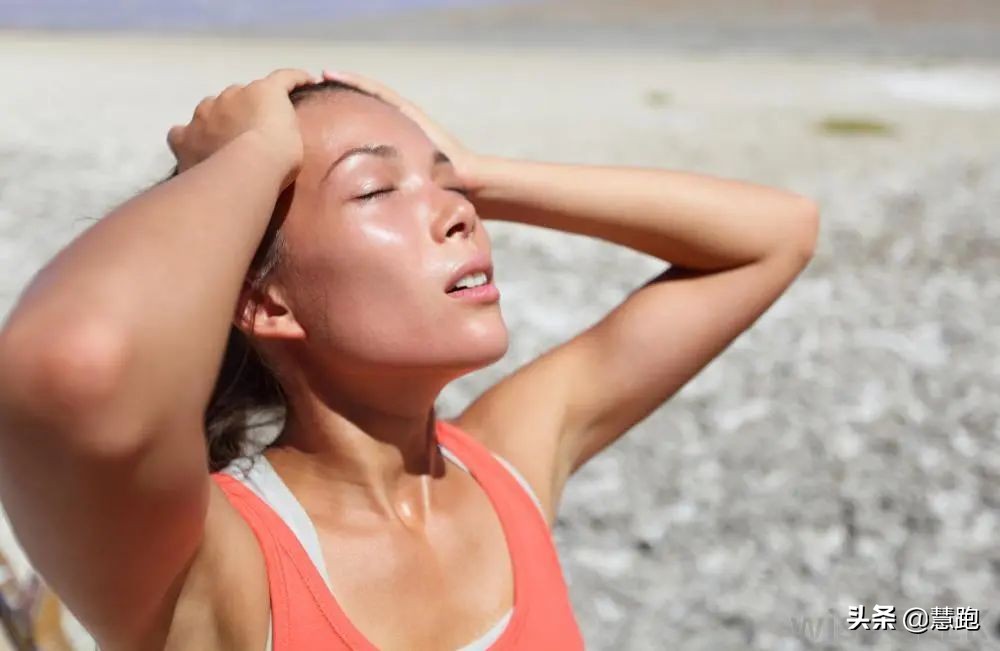 在高温天气下跑步如何避免中暑,跑步中暑的症状