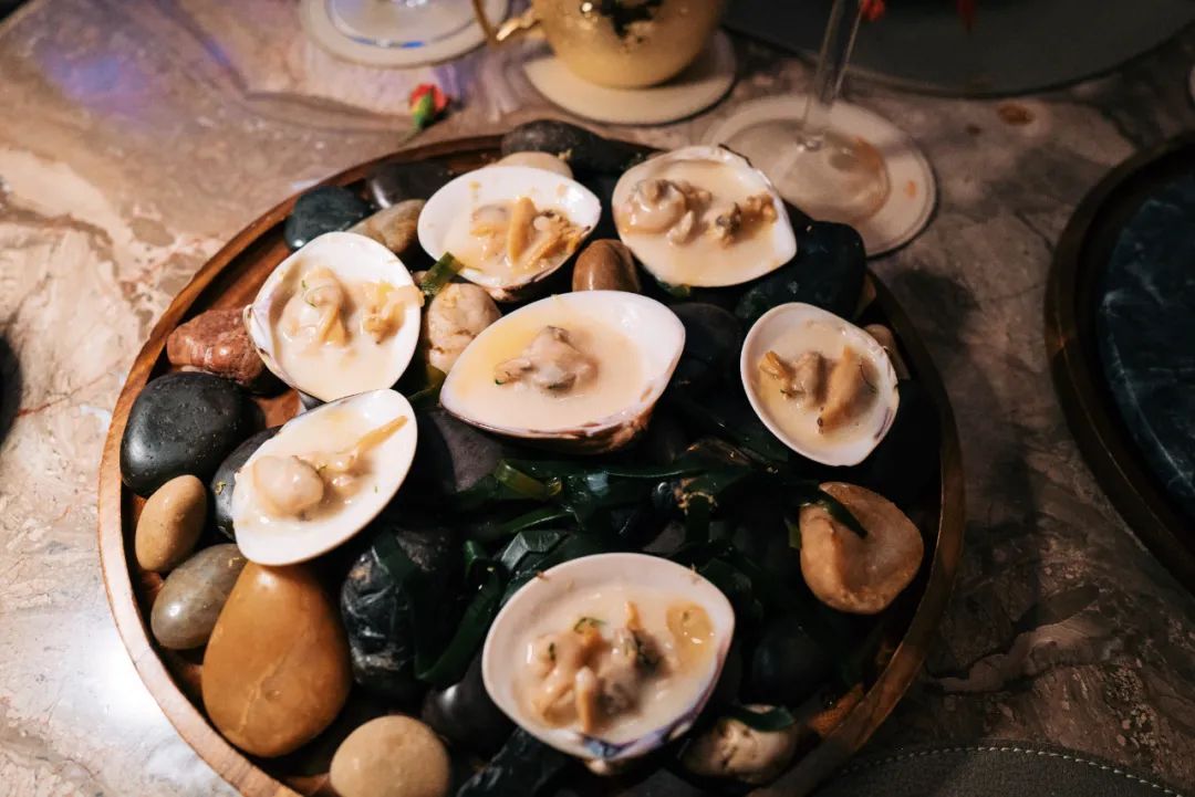 200块钱住北京,200块住酒店吃大餐