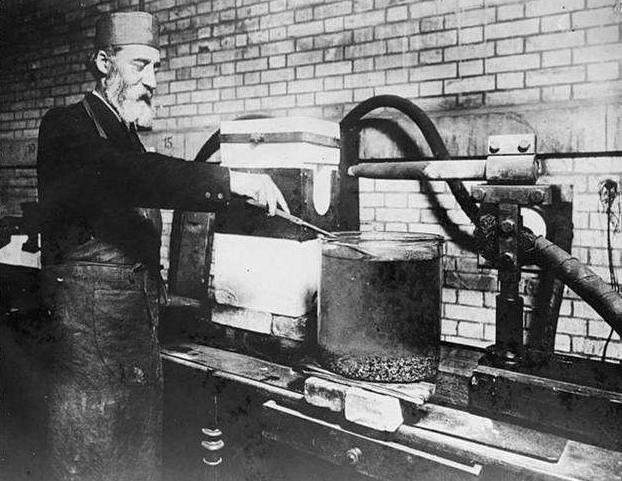 钻石是什么东西?科学家把钻石放到真空管,一加热,奇迹出现了