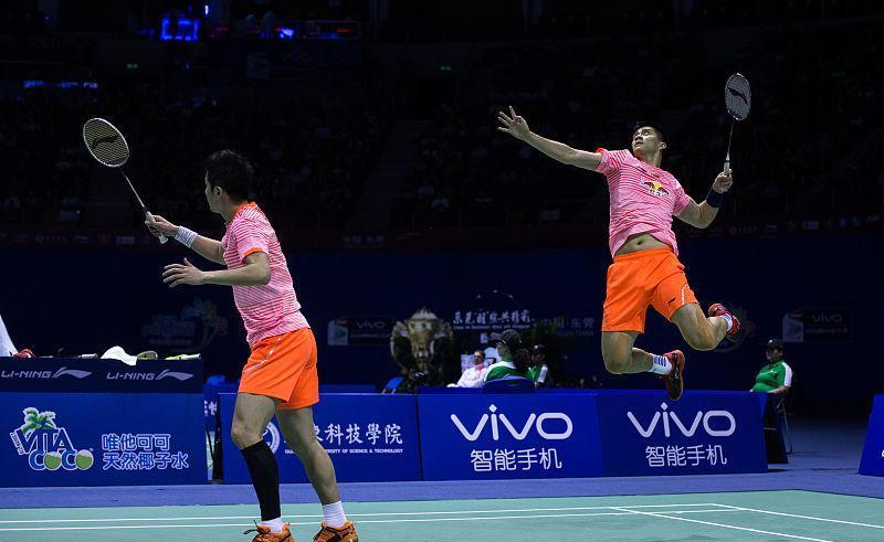 如何纠正高远球发力动作大,后场两个点高远球练习方法