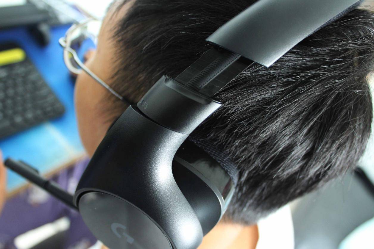 罗技g533耳机和gprox哪个好,罗技g633耳机游戏评测