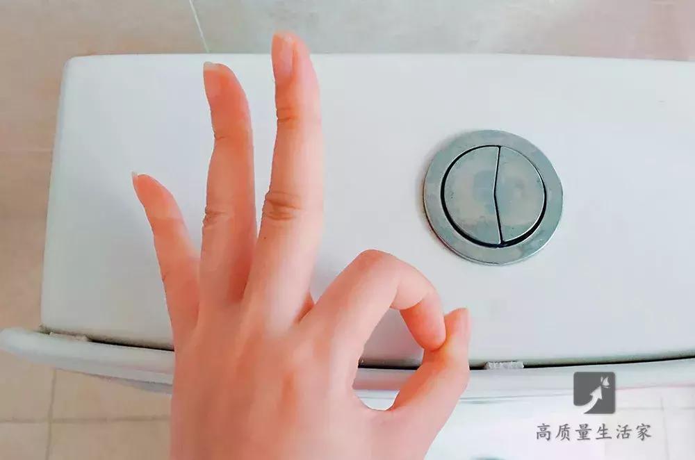 马桶上两个按键正确的使用方法,马桶上一大一小按钮有什么用