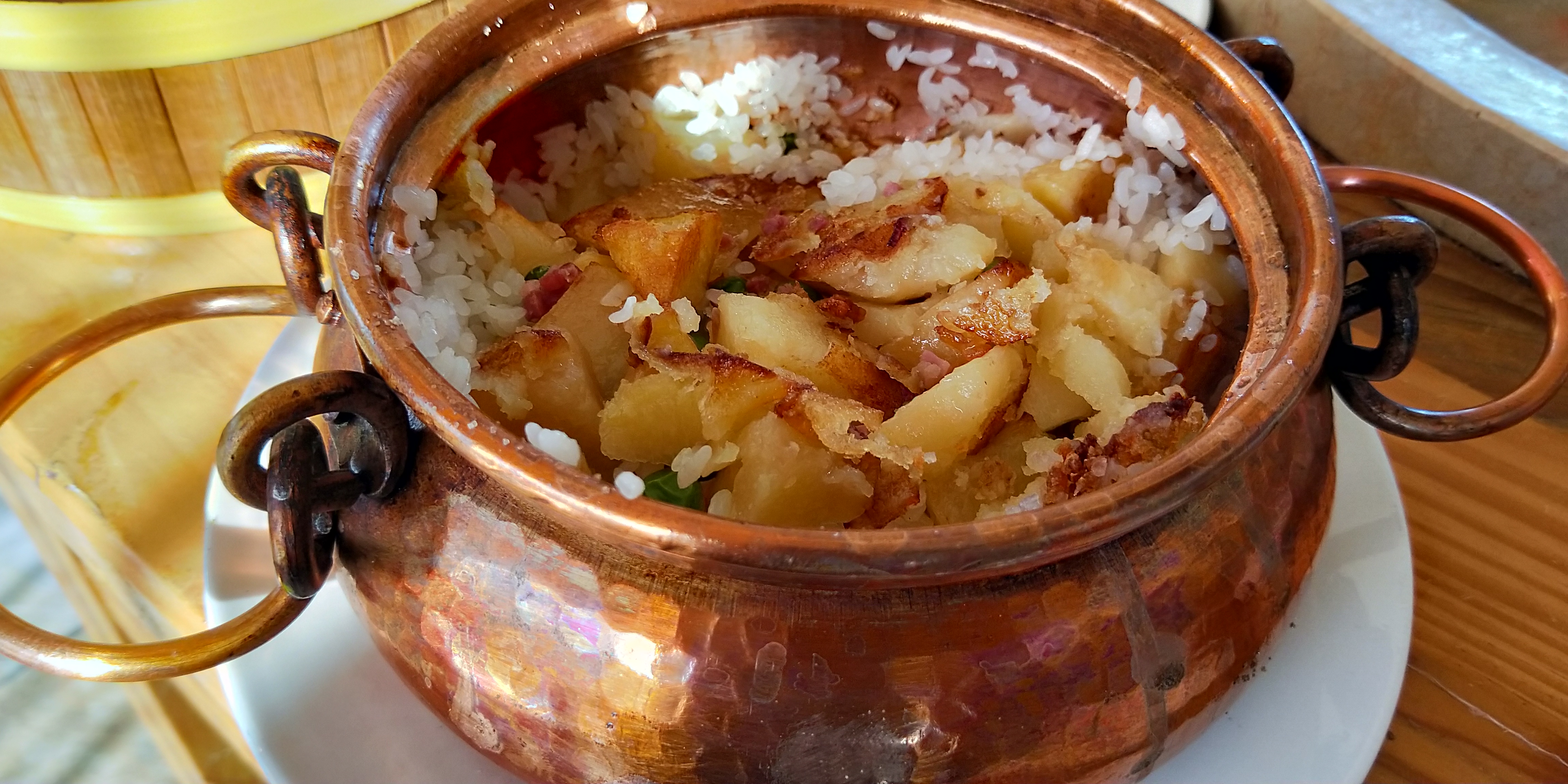 躲在草帽下的美味，吃过就上瘾，食客就算开车两小时车去吃也值得