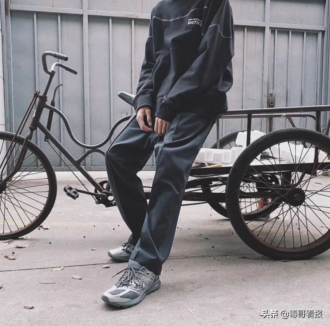 asics适合年轻人穿吗,潮了的东西变好变干了还能吃吗