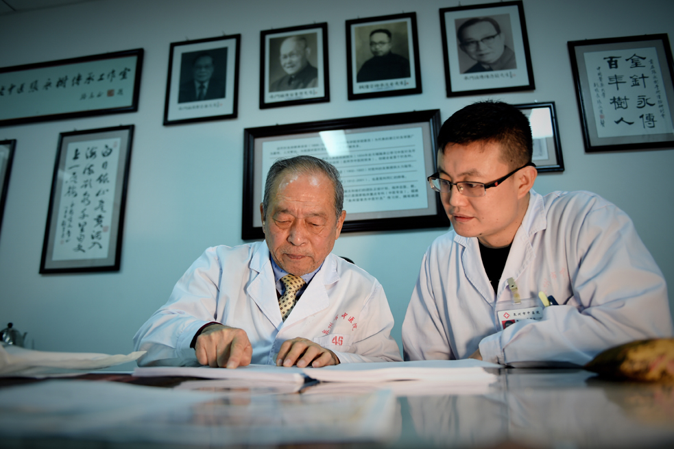 老中医诊所变身视频,泉州五六十年代的名老中医