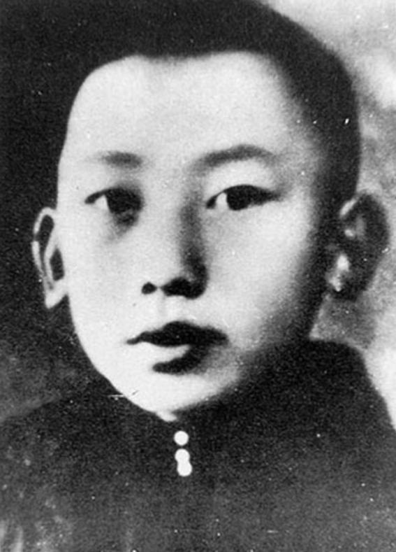 侄子毛楚雄牺牲，毛*东泽**托人对其外婆周陈轩说：孩子国外学习去了