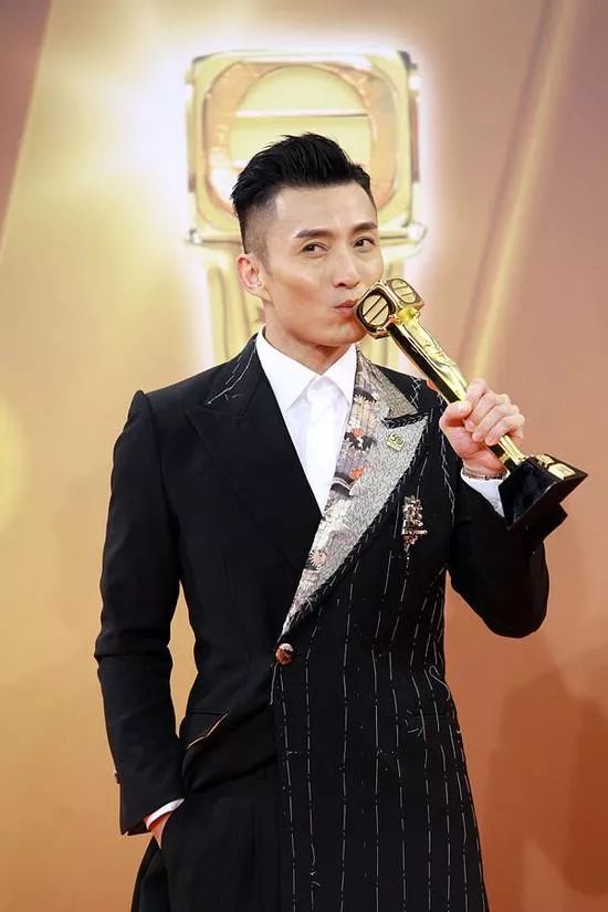 注册结婚！TVB力捧小生与交往五年女友修成正果：曾有过一段婚姻