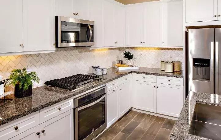 新建区毛坯房捡漏房,新房捡漏90平