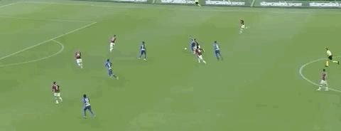 伊布梅开二度米兰4:0克罗托内,伊布重回ac米兰战绩