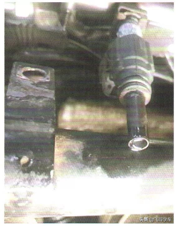 大众帕萨特踩刹车大灯会关了,帕萨特踩不动刹车指示灯全亮