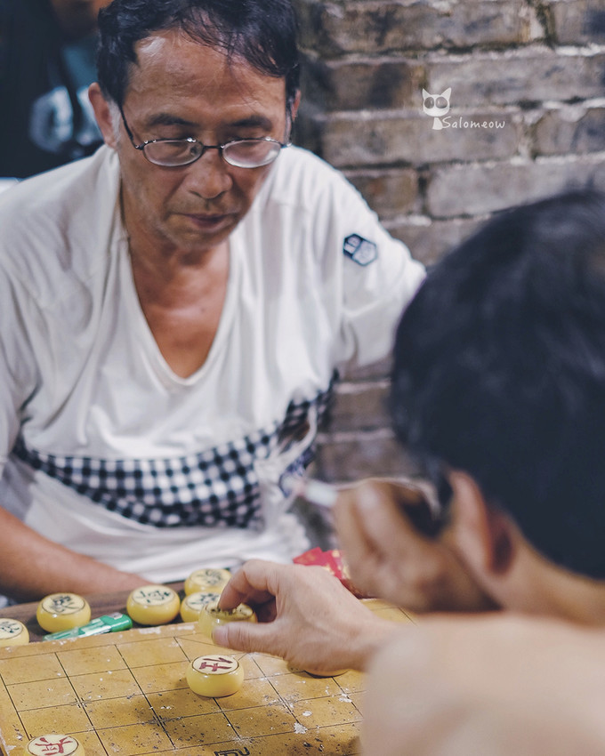 藏于山隐于巷，重庆日夜里的另一番江湖