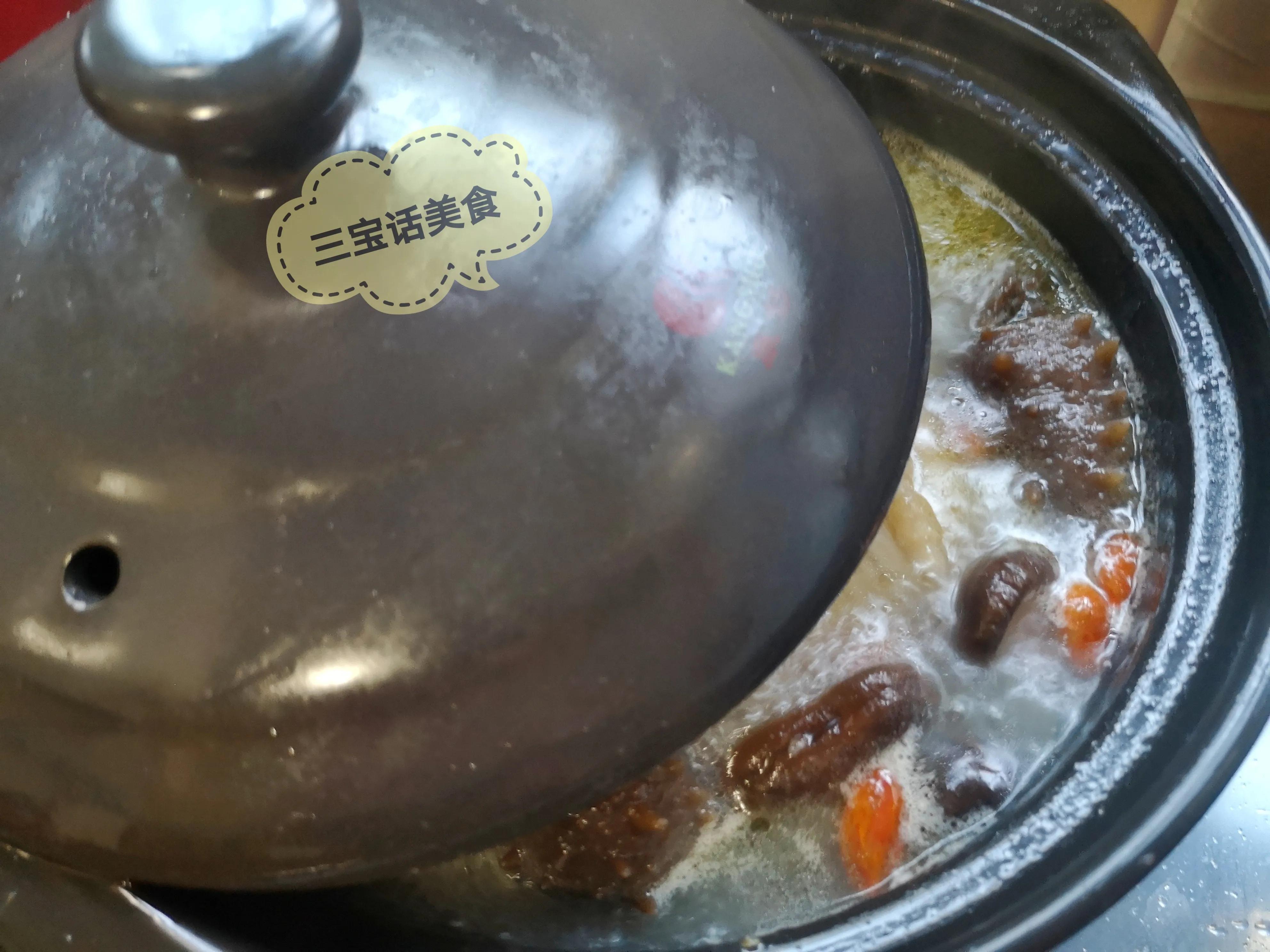 土鸡海参焖花胶,春节花胶海参鸡汤最佳做法