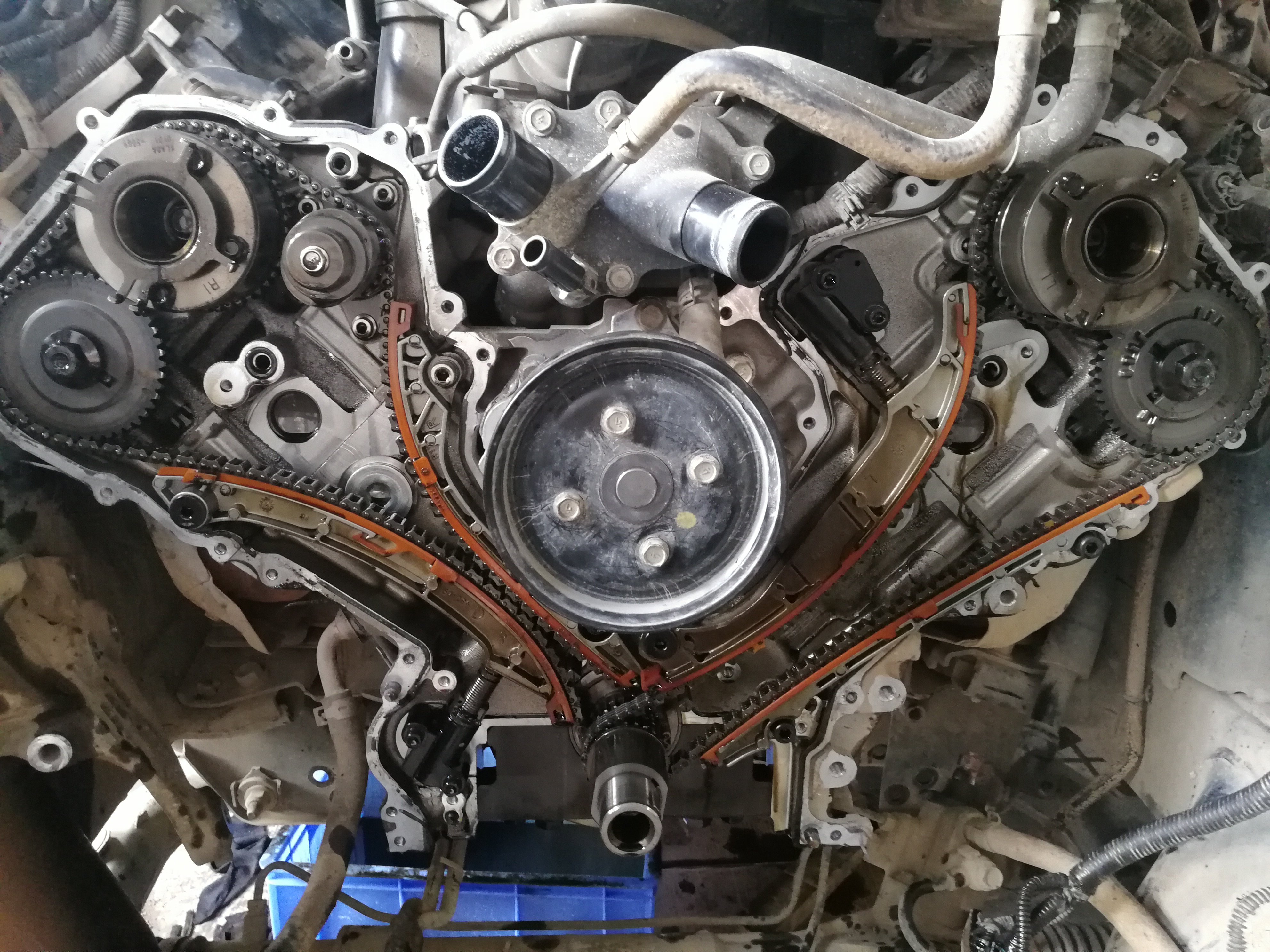 英菲尼迪qx50冷车启动异响几秒,英菲尼迪qx56凉车发动机响几秒