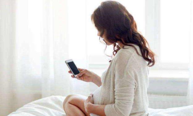 孕早期熬夜的孕妈对胎儿有影响吗,孕妈熬夜胎儿在肚子里动来动去