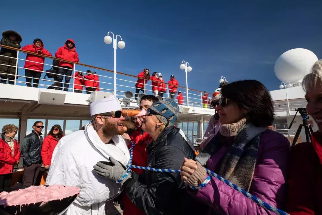 皮艇上漂流,皮筏艇海上