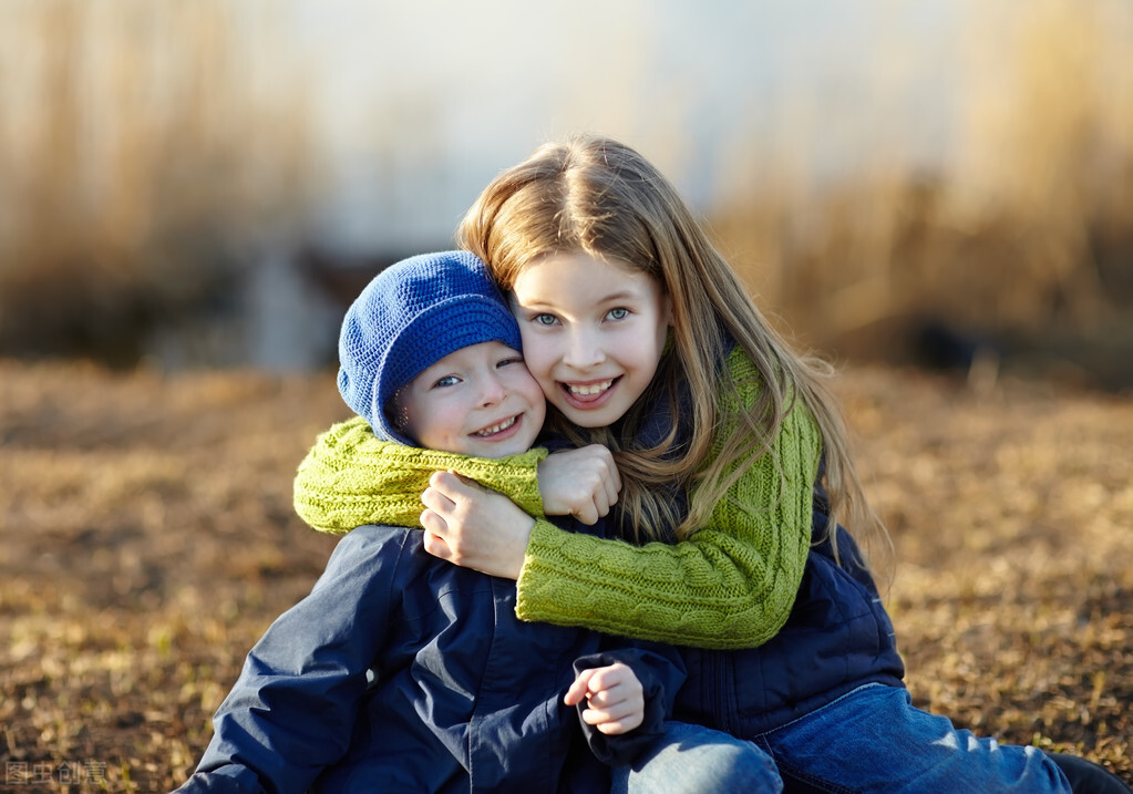 我翻了6千条评论，找了38个故事，为你呈现真实的中国姐弟关系