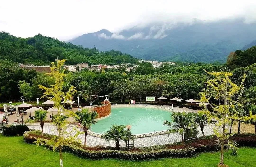 四川夏季适合泡天然温泉的地方,四川春节泡温泉推荐