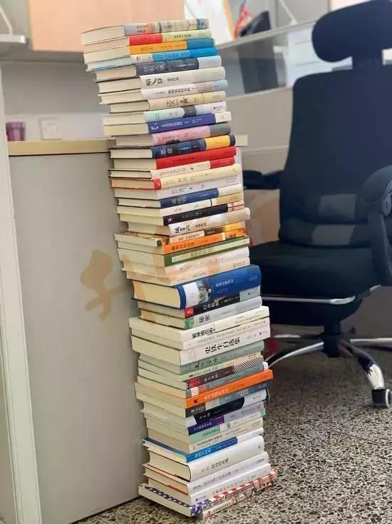 又是别人家的老师！一人48页评语、每人一首诗是什么体验？