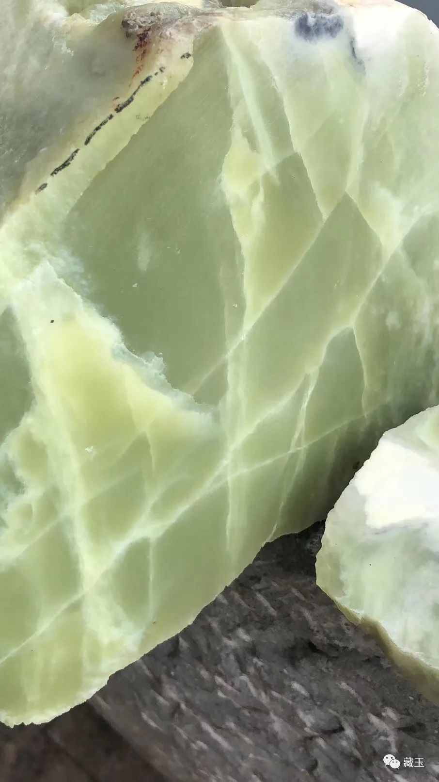 无裂不成玉？和田玉裂的秘密，堵料、切料必须看懂它