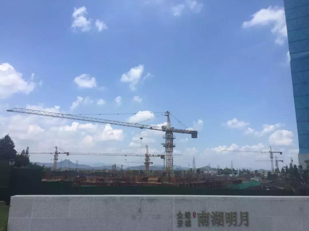 南湖明月房价多少钱一平方,南湖明月二手房现在可以入手吗