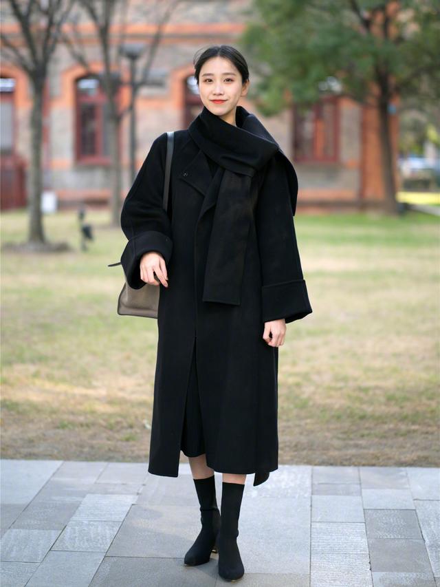 什么款短靴配长大衣好看,长靴小个子显高显瘦穿搭
