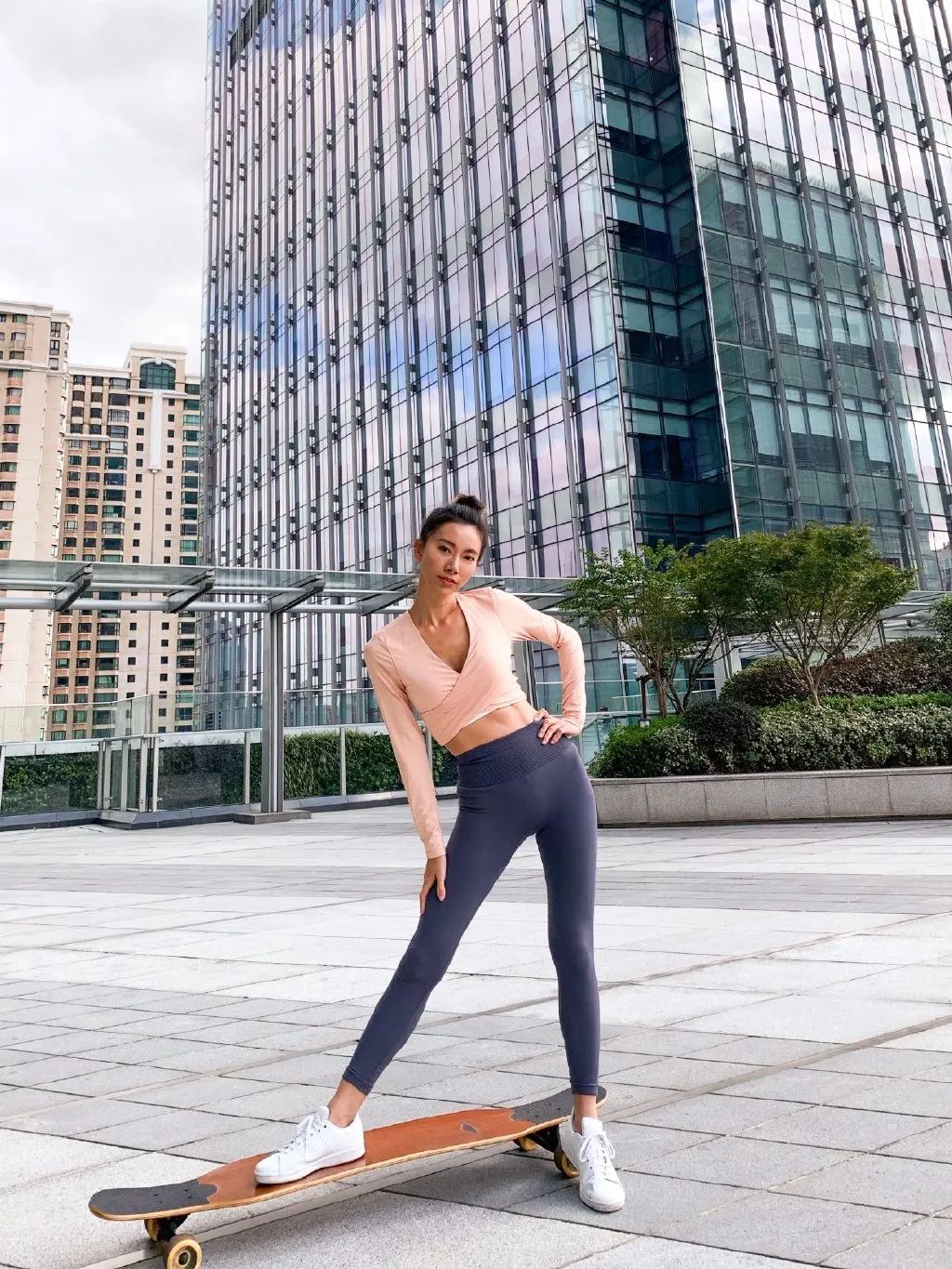 162cm的女生标准体重对照表,女性标准体重和微胖体重对照表