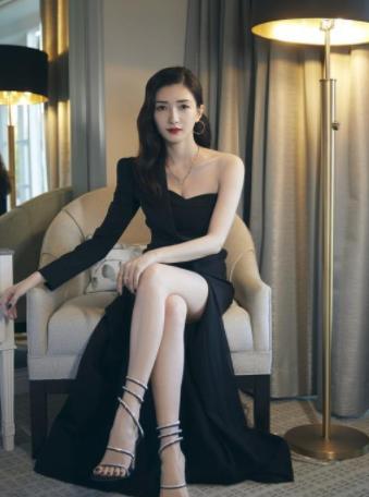 江疏影的显高显瘦轻熟气质穿搭,江疏影大红长靴秀长腿