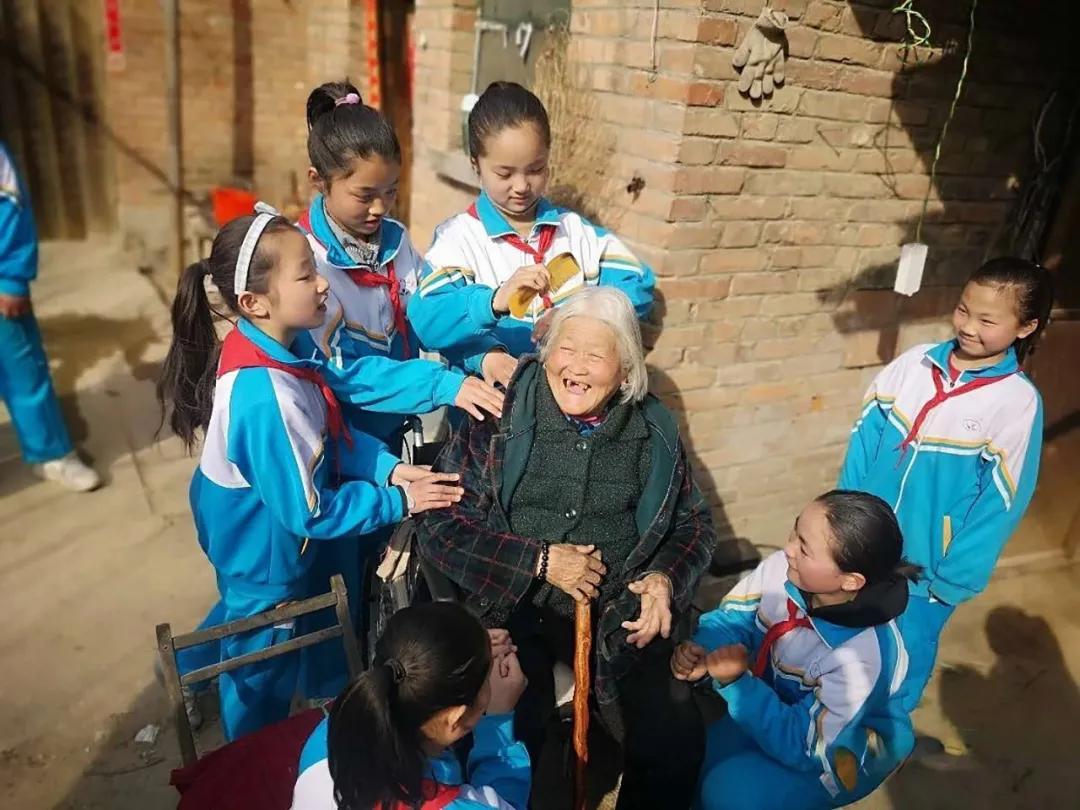 走向我们的小康生活9张海报,幸福新时代主题摄影作品