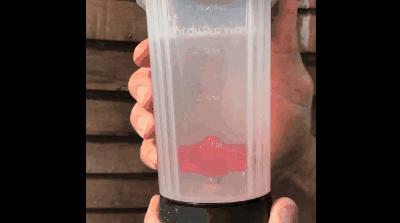 不需要电的搅拌机，摇一摇，随时随地喝新鲜果汁