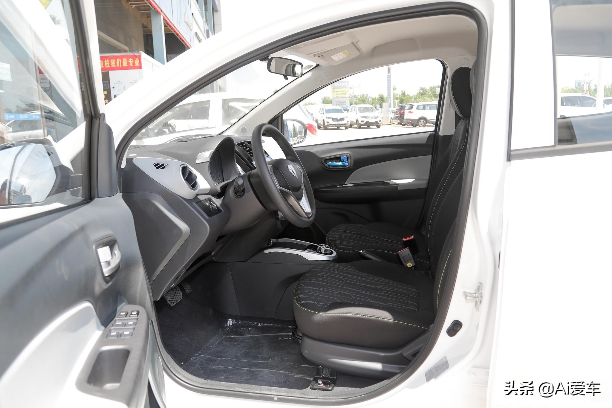 模仿长安奔奔e-star的老年代步车,最新款长安新能源奔奔e-star