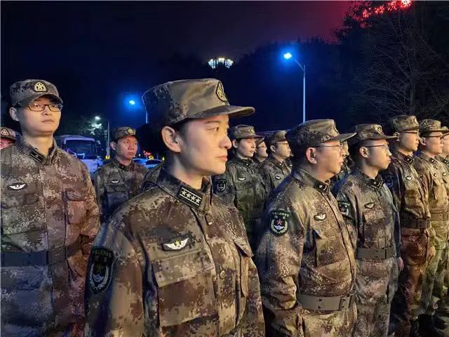 这个春节向所有医务工作者致敬,这个春天致敬最美逆行者