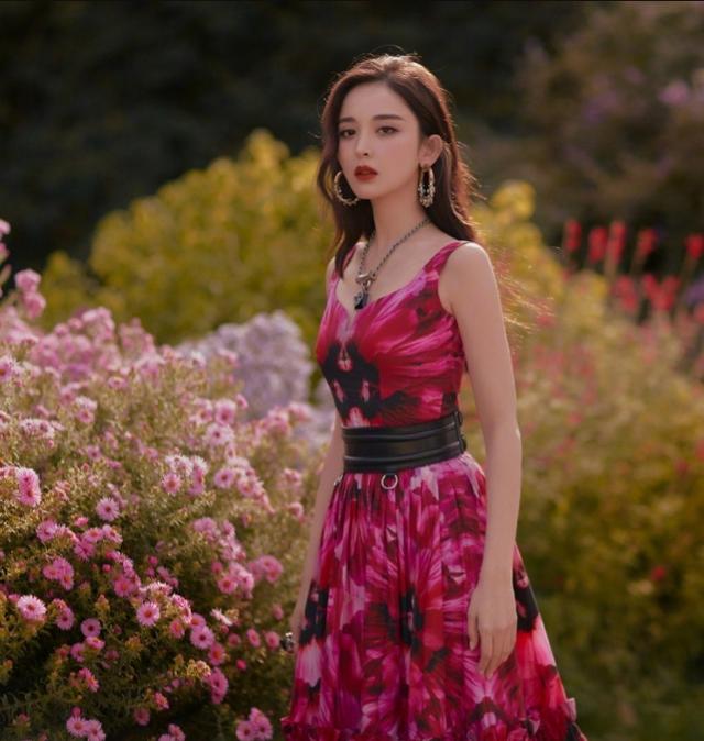 古力娜扎与泰国公主对比,古力娜扎撞衫泰国明星