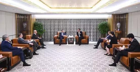 哈佛校长一行造访恒大总部,哈佛校长访问恒大