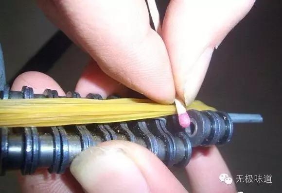 弹弓和皮筋要垂直吗,弹弓和枪有区别吗