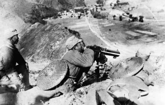 开国中将闻妻牺牲，另娶他人，解放后“亡妻”找上门，破镜重圆？