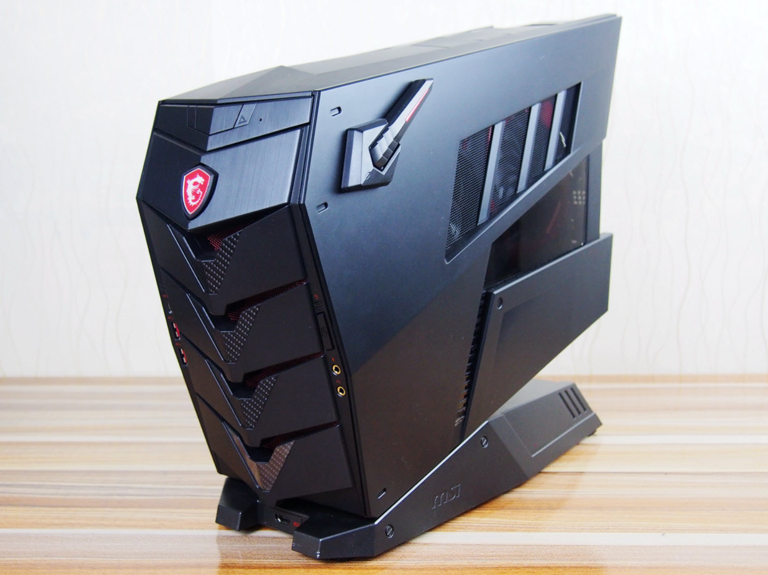 海外的黑五证明，此款电竞游戏主机太厚道