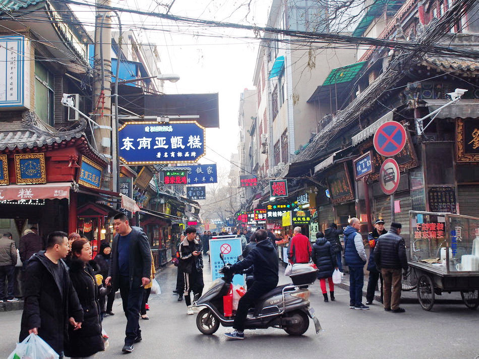 西安哪个回民街值得去,一条街可以代表西安吗