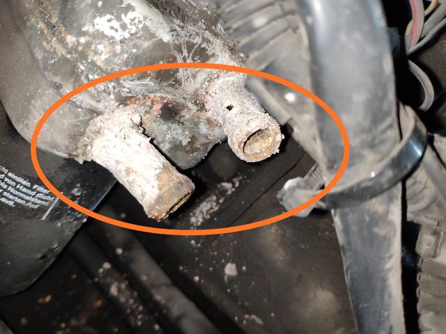 15年车龄的大众宝来水壶高温开锅,经过检查后发现一堆水管要更换